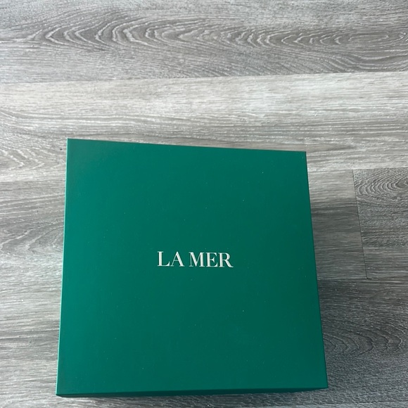 La Mer Gift Box - Picture 1 of 4